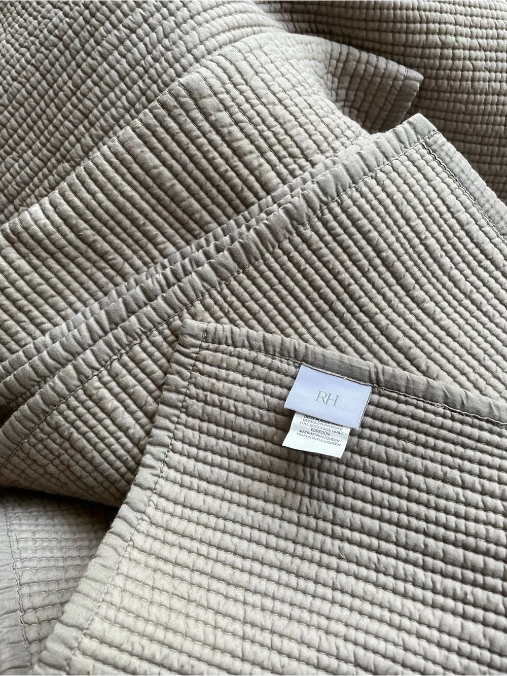RH CHANNEL STITCH COTTON VOILE COVERLET Full/Quenn